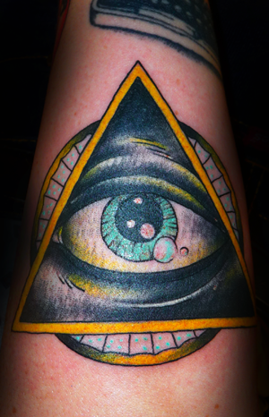 masonic tattoo. Pyramid masonic illuminati